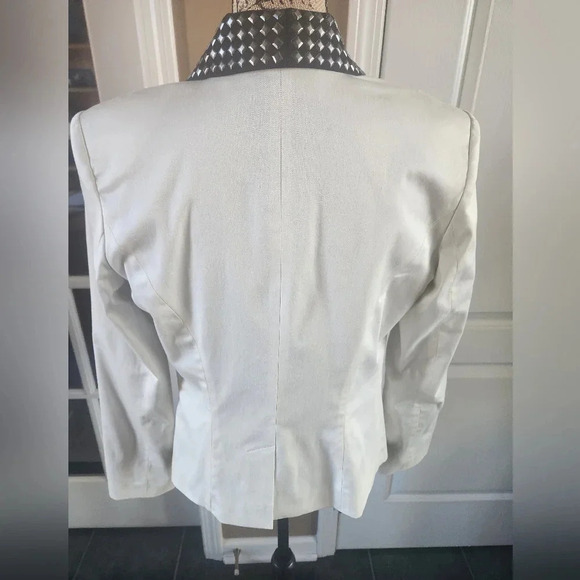Sz 8 Jessica Simpson Cream Blazer & Black Lapel Studs - Picture 3 of 9